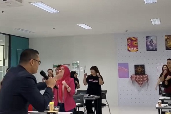 Teknik Mengajar Gen-Z menggunakan AI: Training di Universitas Ciputra Makassar